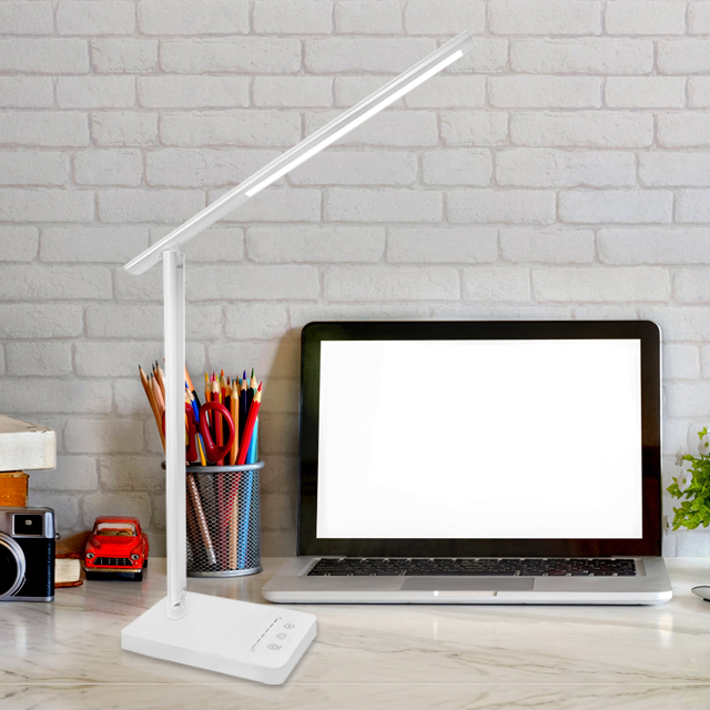 Modern Hotel Bedside Multifunction White Metal Plug in Nice Reading Study Desk Lamp with Outlets